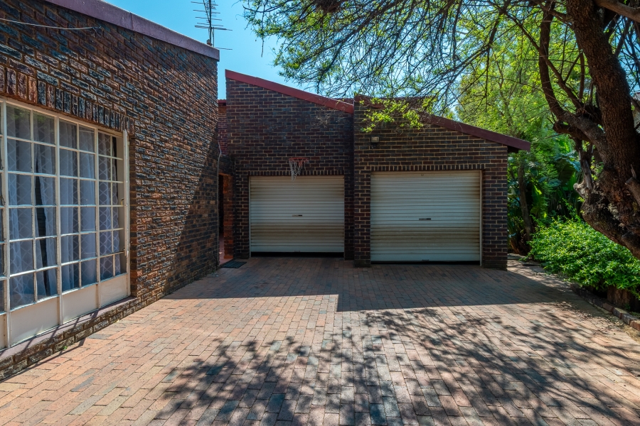 5 Bedroom Property for Sale in Sharonlea Gauteng