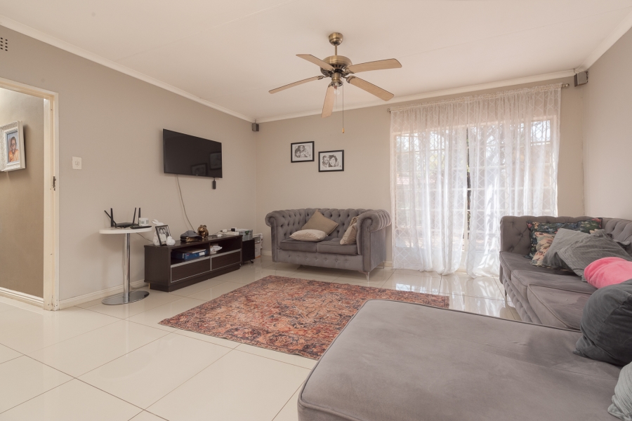 5 Bedroom Property for Sale in Sharonlea Gauteng