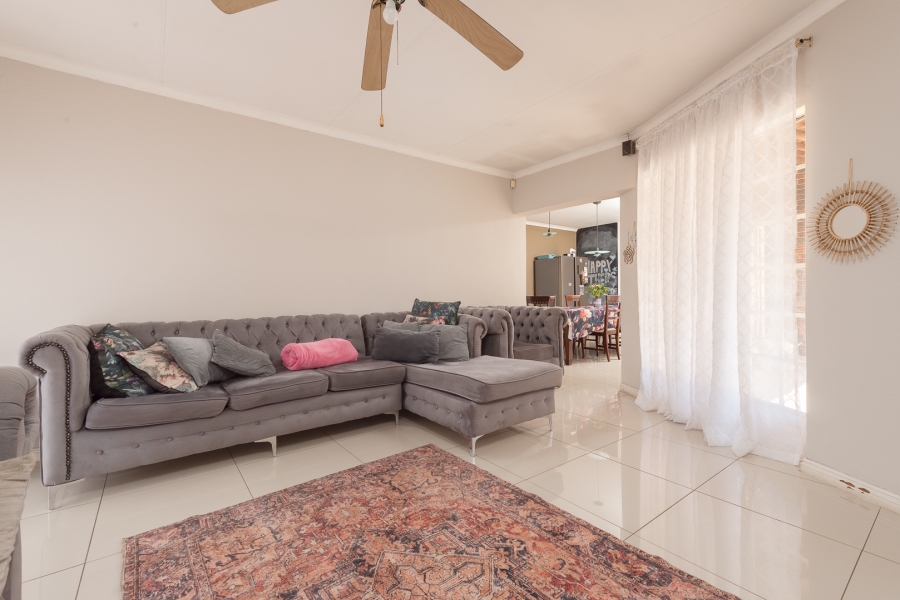 5 Bedroom Property for Sale in Sharonlea Gauteng