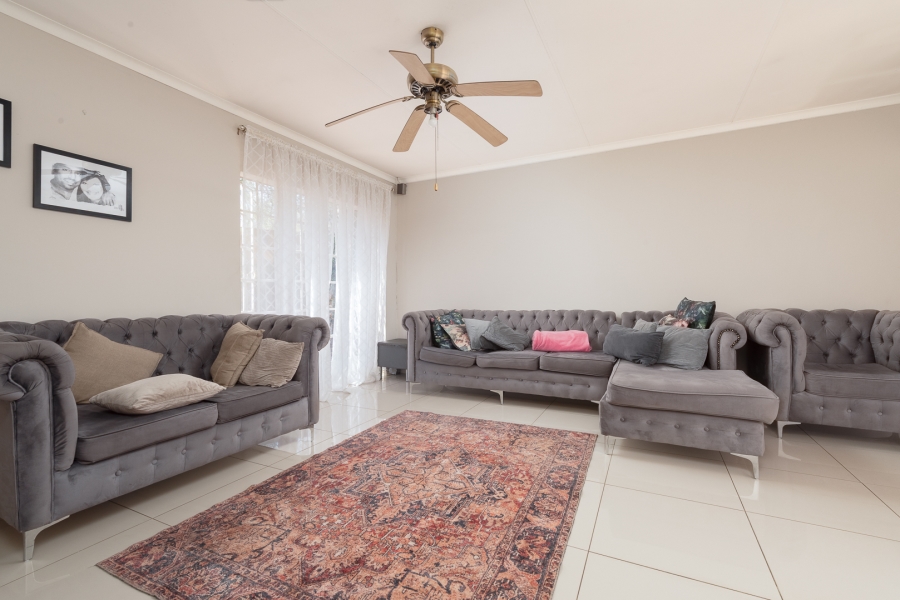 5 Bedroom Property for Sale in Sharonlea Gauteng