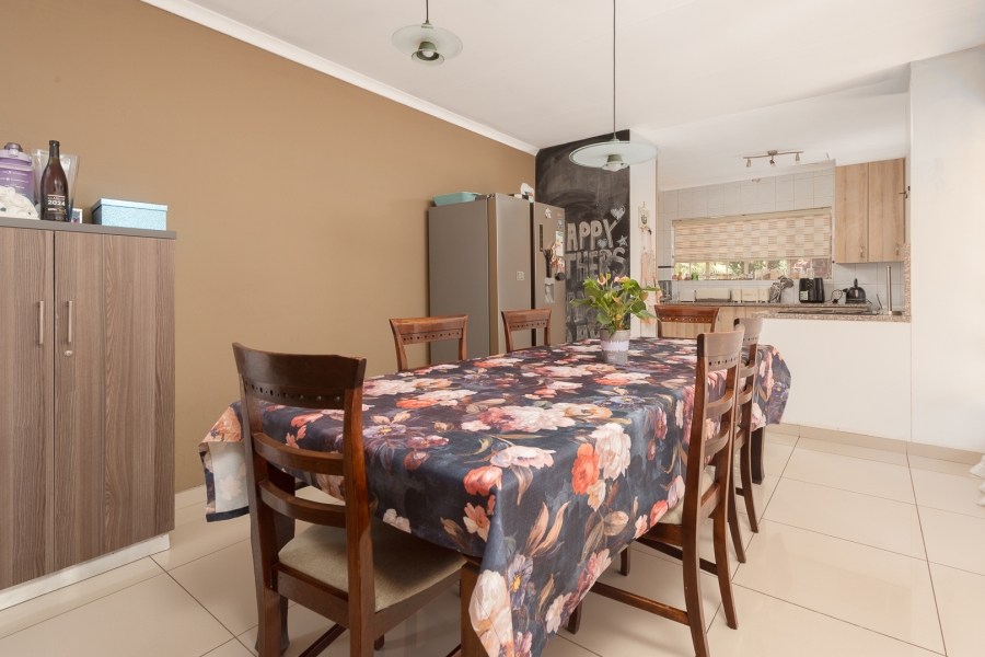 5 Bedroom Property for Sale in Sharonlea Gauteng