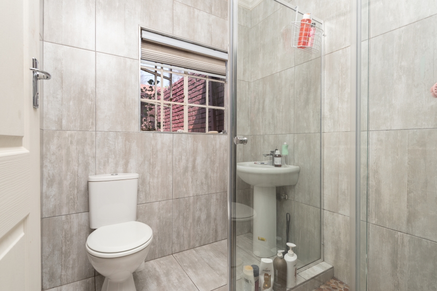 5 Bedroom Property for Sale in Sharonlea Gauteng