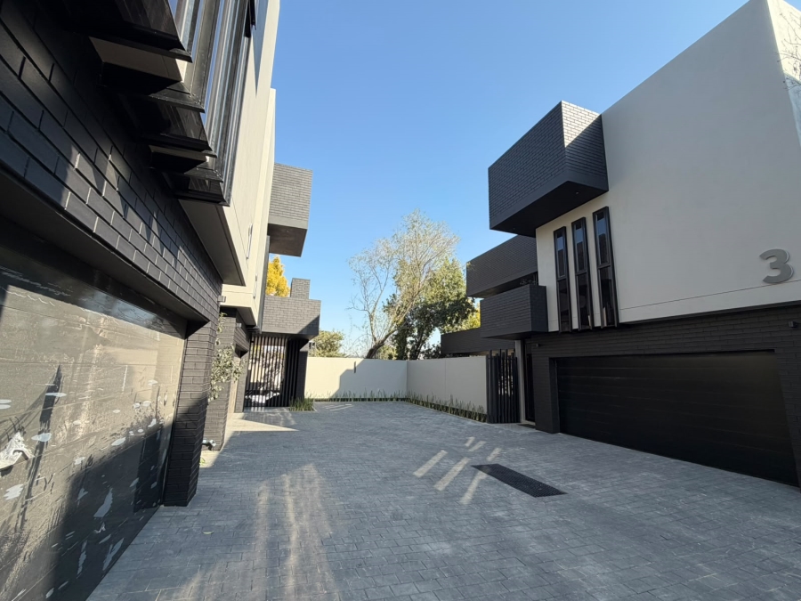 4 Bedroom Property for Sale in Bryanston East Gauteng