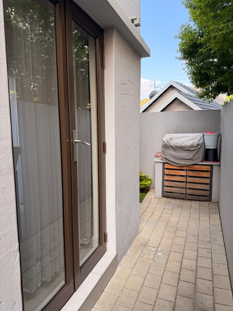 3 Bedroom Property for Sale in Bryanston East Gauteng