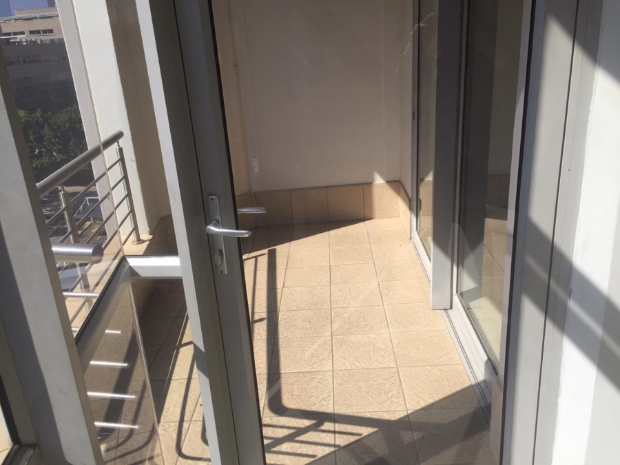 To Let 1 Bedroom Property for Rent in Sandown Gauteng