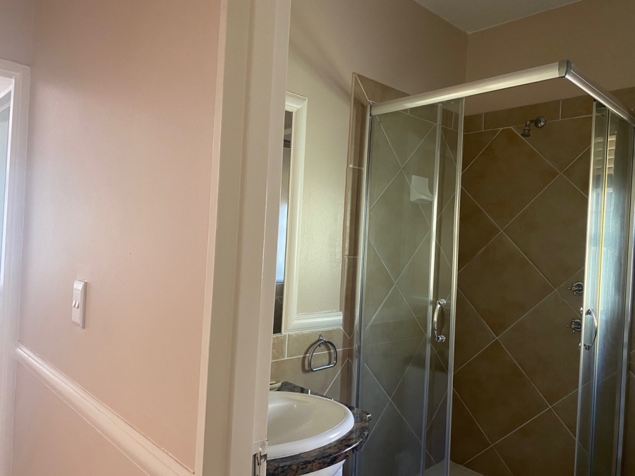 To Let 2 Bedroom Property for Rent in Morningside Gauteng