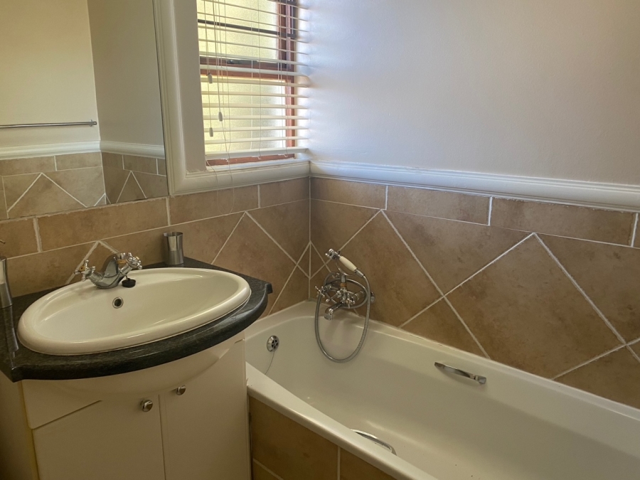 To Let 2 Bedroom Property for Rent in Morningside Gauteng