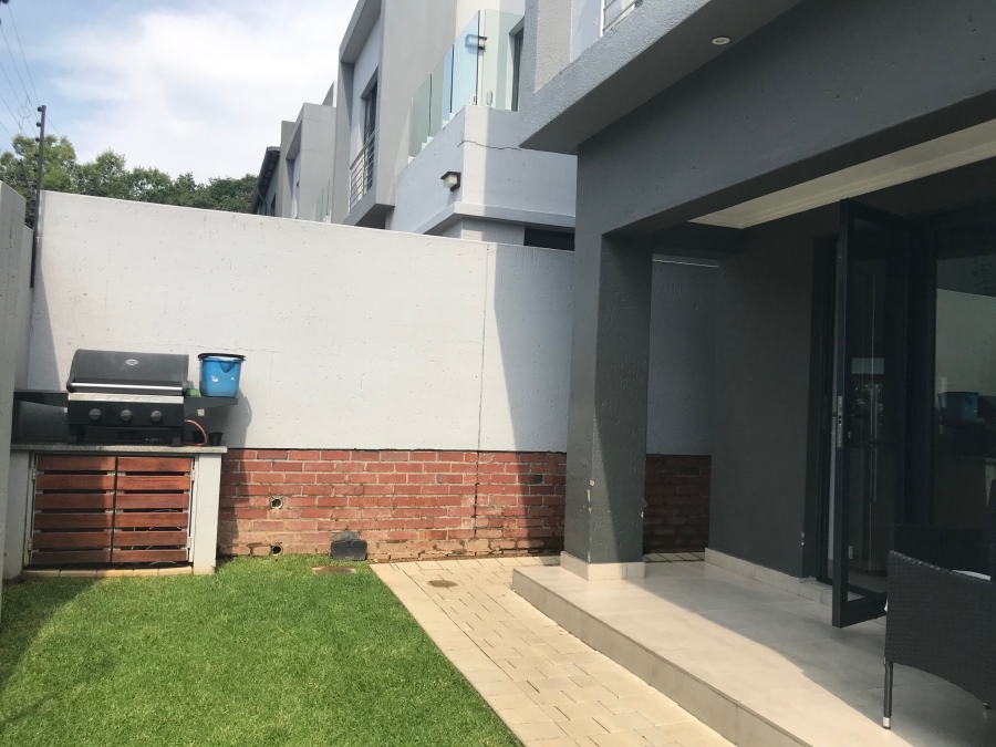 To Let 3 Bedroom Property for Rent in Hurlingham Gauteng