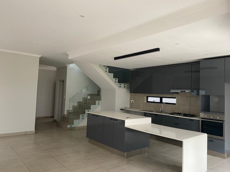 To Let 3 Bedroom Property for Rent in Hurlingham Gauteng