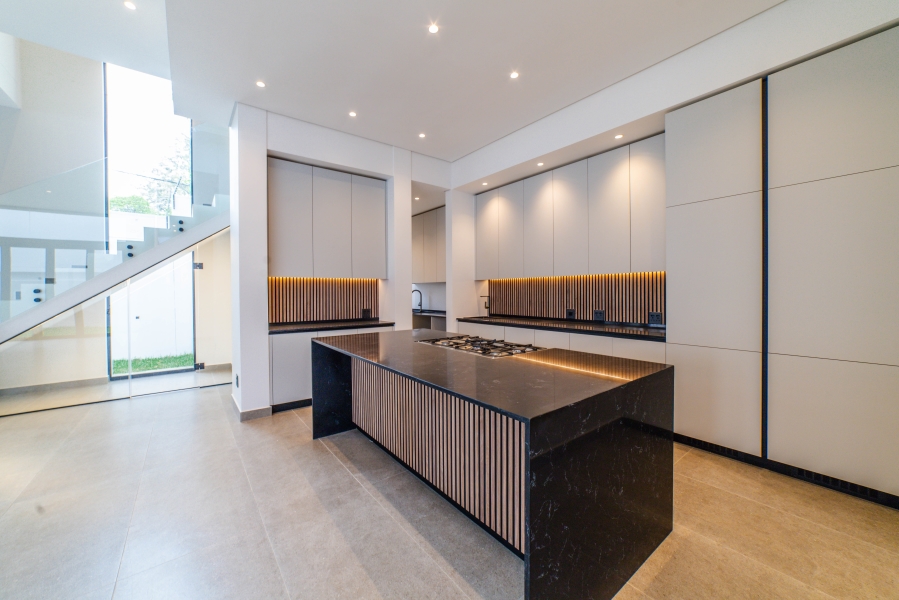 To Let 4 Bedroom Property for Rent in Bryanston Gauteng