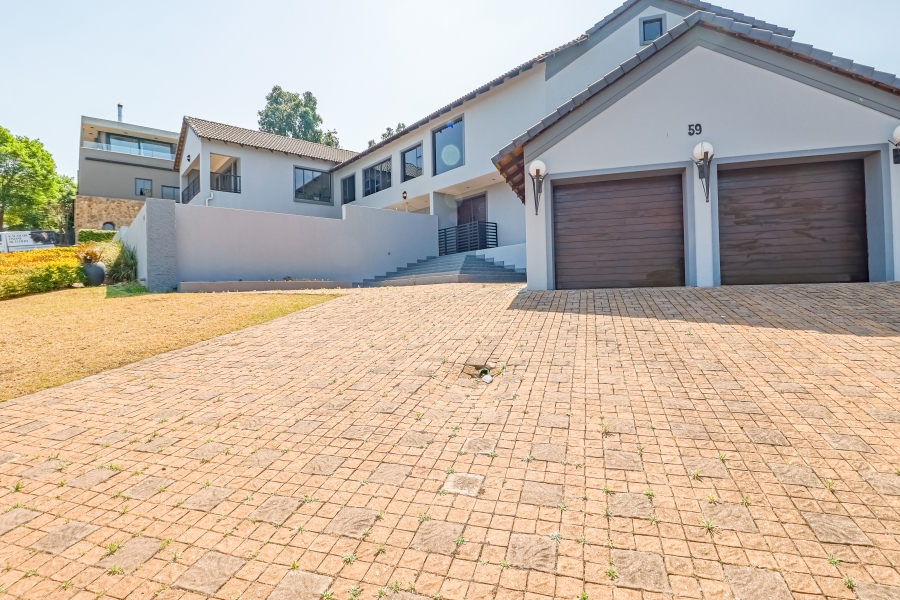 5 Bedroom Property for Sale in Silver Lakes Golf Estate Gauteng