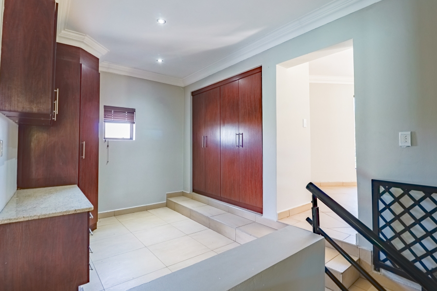 5 Bedroom Property for Sale in Silver Lakes Golf Estate Gauteng