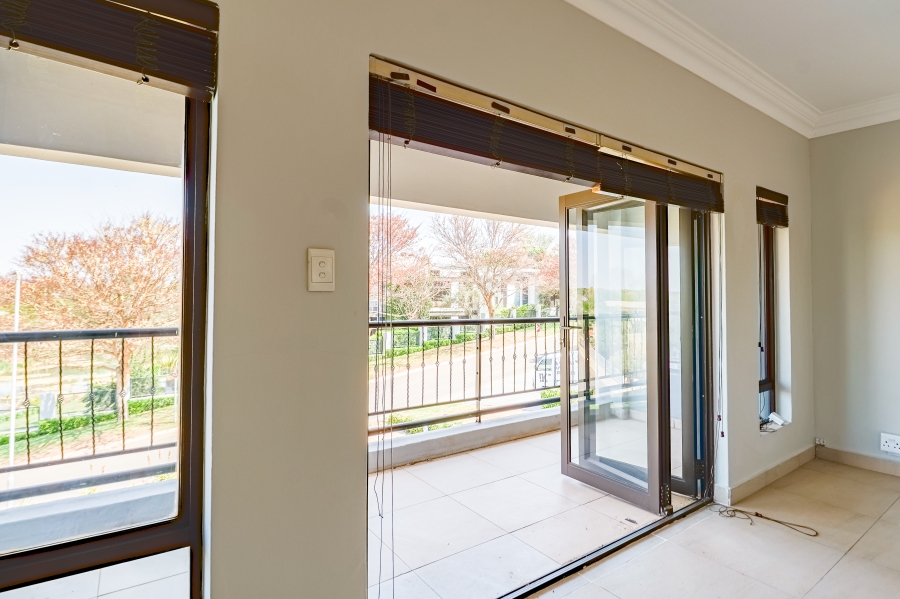 5 Bedroom Property for Sale in Silver Lakes Golf Estate Gauteng