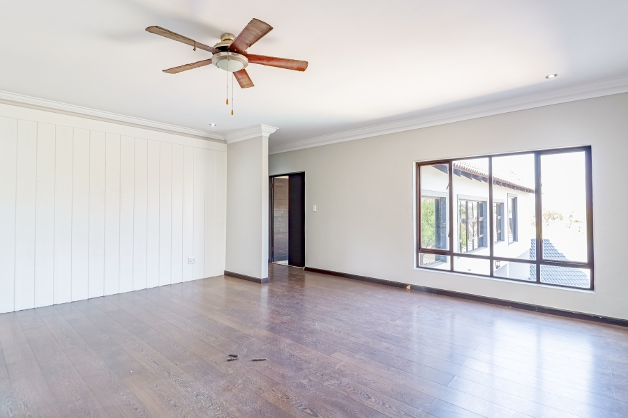 5 Bedroom Property for Sale in Silver Lakes Golf Estate Gauteng