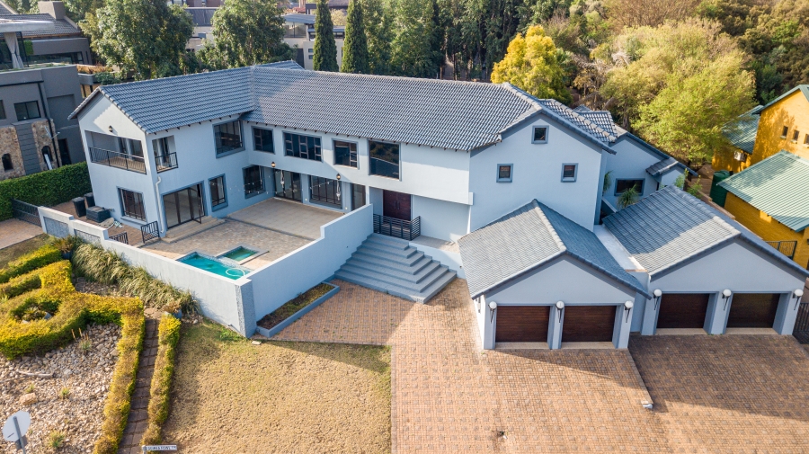 5 Bedroom Property for Sale in Silver Lakes Golf Estate Gauteng