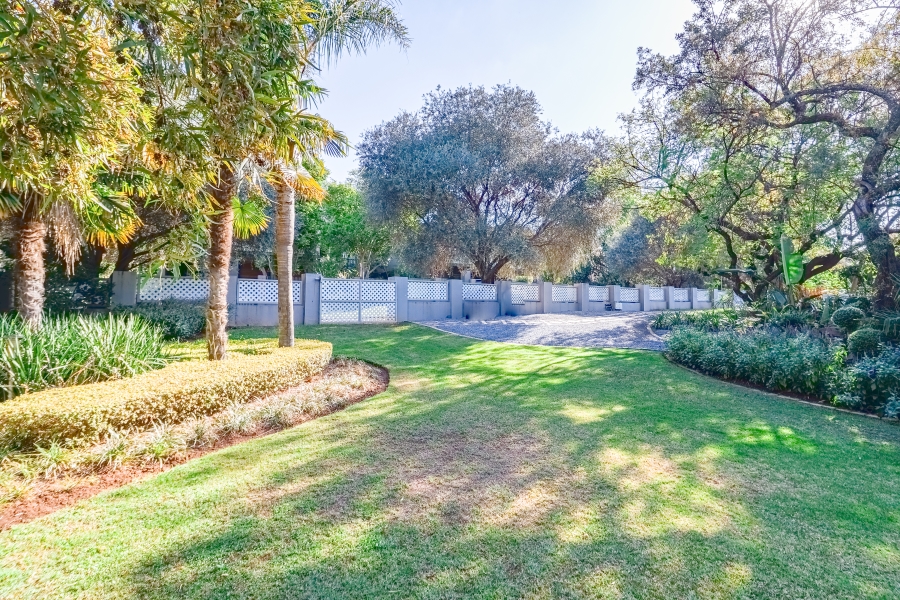 5 Bedroom Property for Sale in Silver Lakes Golf Estate Gauteng