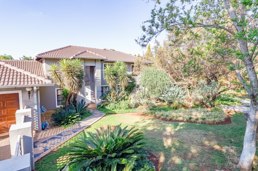 To Let 5 Bedroom Property for Rent in Silver Lakes Golf Estate Gauteng