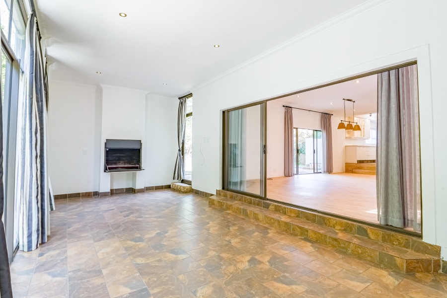 To Let 5 Bedroom Property for Rent in Silver Lakes Golf Estate Gauteng