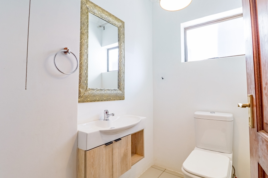 To Let 5 Bedroom Property for Rent in Silver Lakes Golf Estate Gauteng