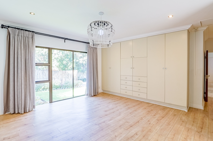 To Let 5 Bedroom Property for Rent in Silver Lakes Golf Estate Gauteng