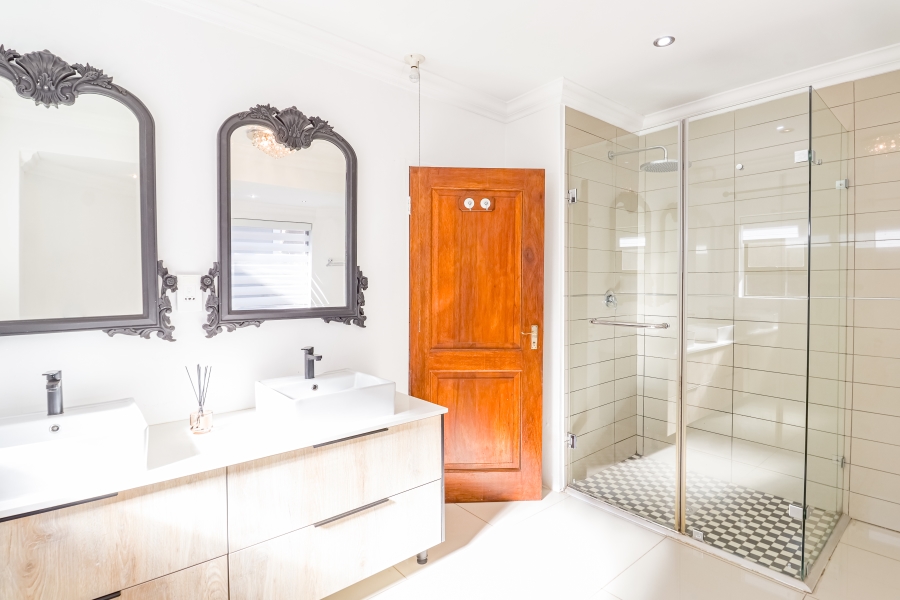 To Let 5 Bedroom Property for Rent in Silver Lakes Golf Estate Gauteng