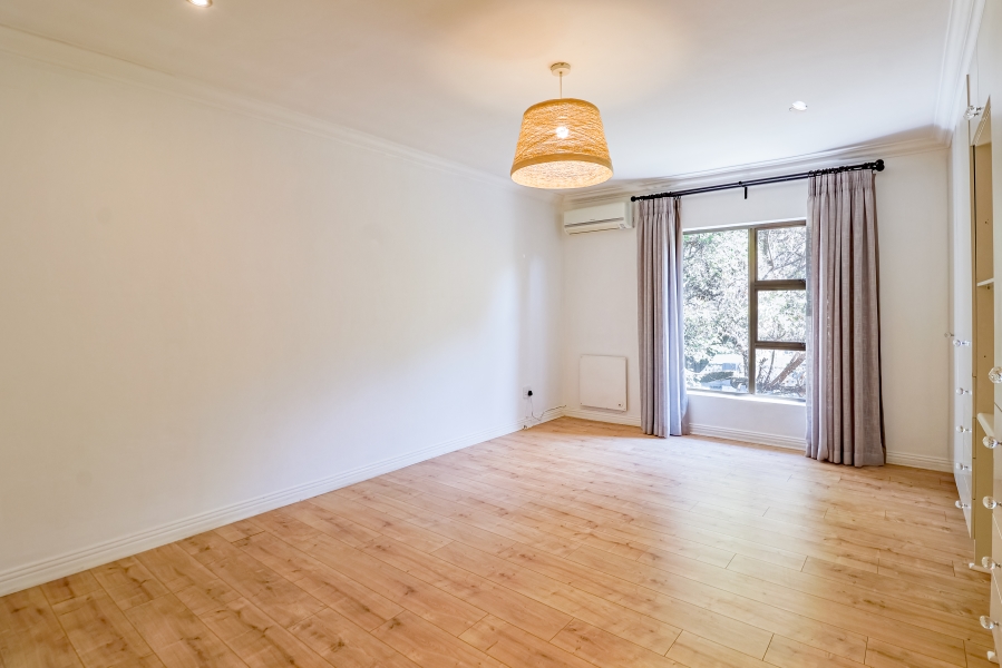 To Let 5 Bedroom Property for Rent in Silver Lakes Golf Estate Gauteng