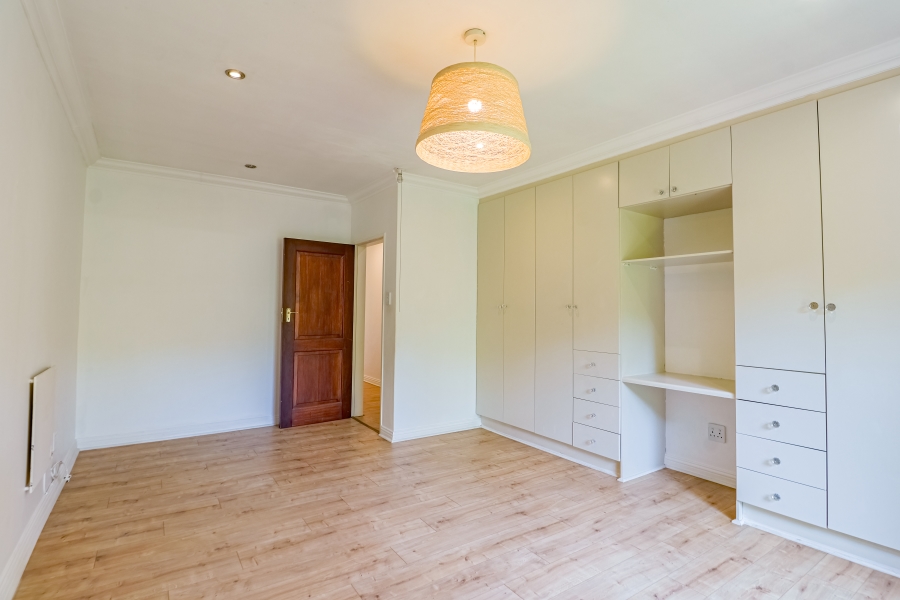 To Let 5 Bedroom Property for Rent in Silver Lakes Golf Estate Gauteng