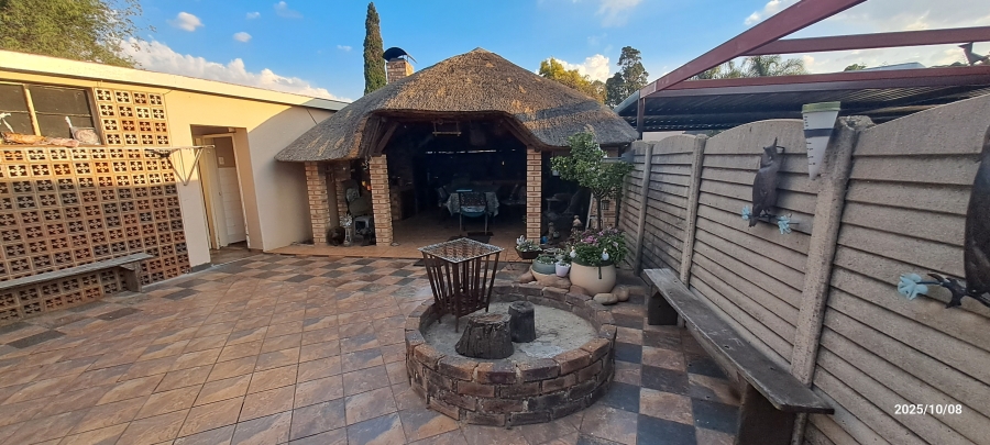 3 Bedroom Property for Sale in Bonaero Park Gauteng