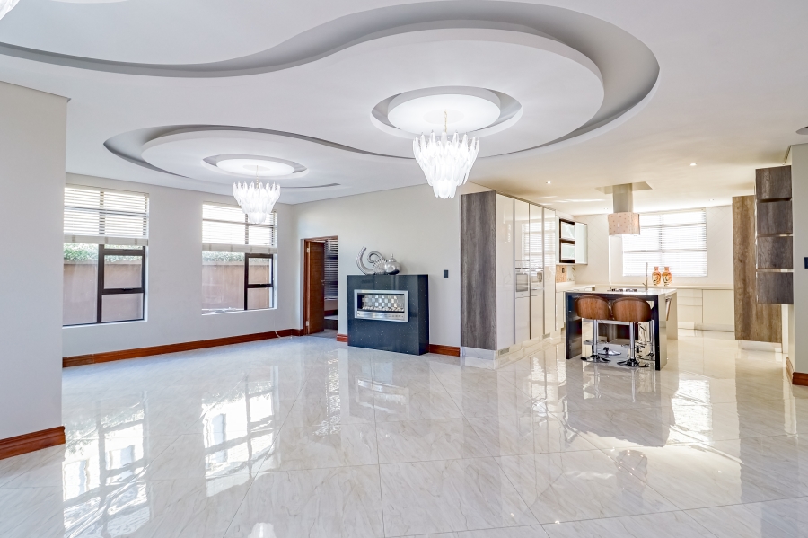 5 Bedroom Property for Sale in Lombardy Estate Gauteng