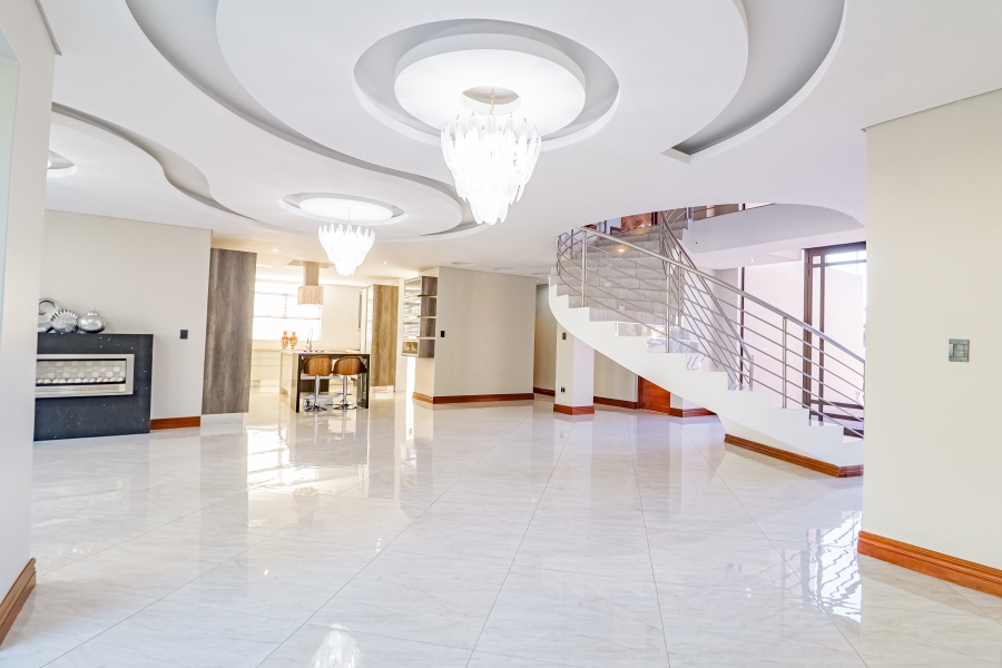 5 Bedroom Property for Sale in Lombardy Estate Gauteng