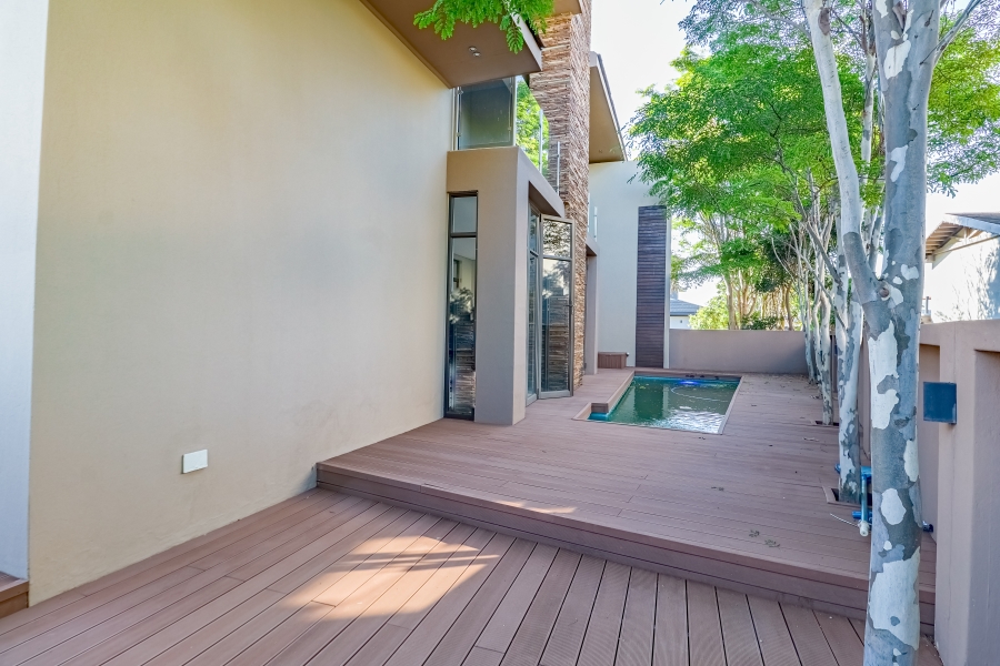 5 Bedroom Property for Sale in Lombardy Estate Gauteng