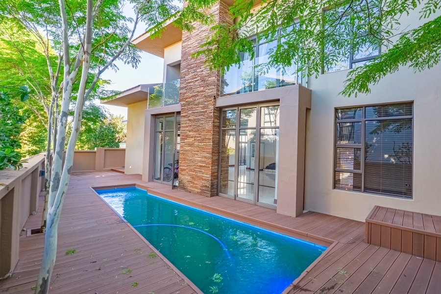5 Bedroom Property for Sale in Lombardy Estate Gauteng