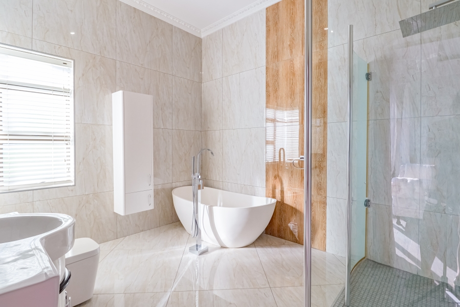 5 Bedroom Property for Sale in Lombardy Estate Gauteng