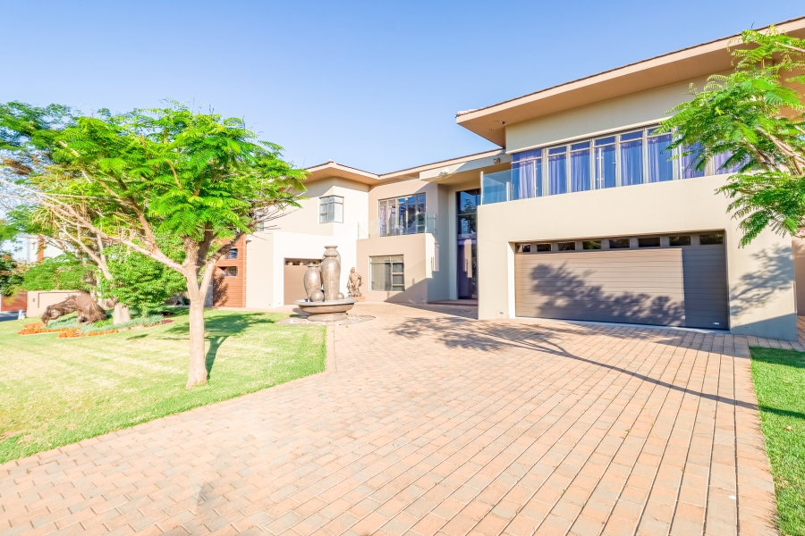 5 Bedroom Property for Sale in Lombardy Estate Gauteng
