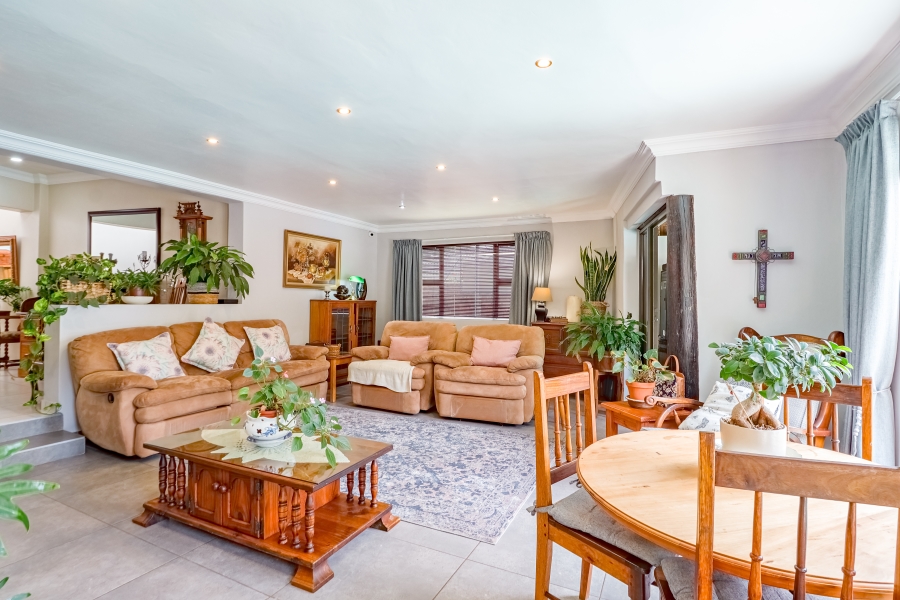 7 Bedroom Property for Sale in Wonderboom Gauteng