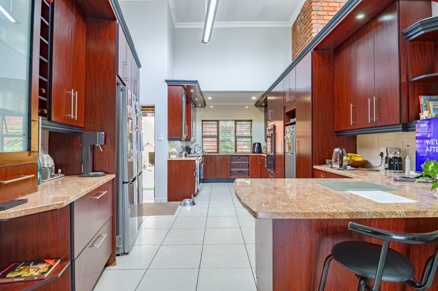 7 Bedroom Property for Sale in Wonderboom Gauteng