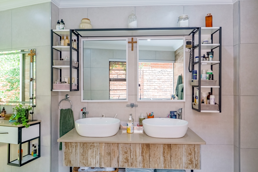 7 Bedroom Property for Sale in Wonderboom Gauteng