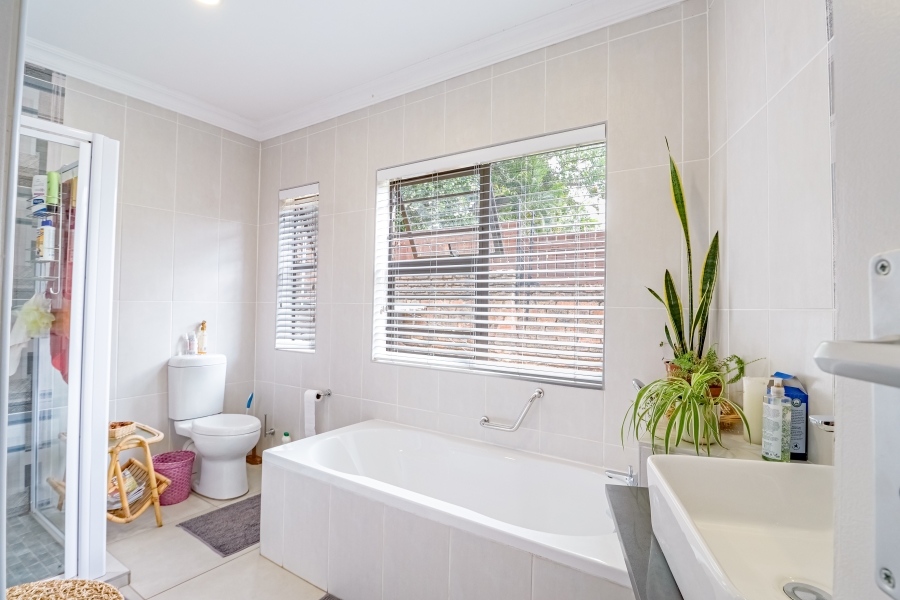 7 Bedroom Property for Sale in Wonderboom Gauteng