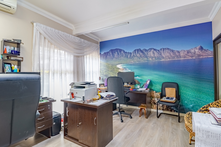 7 Bedroom Property for Sale in Wonderboom Gauteng