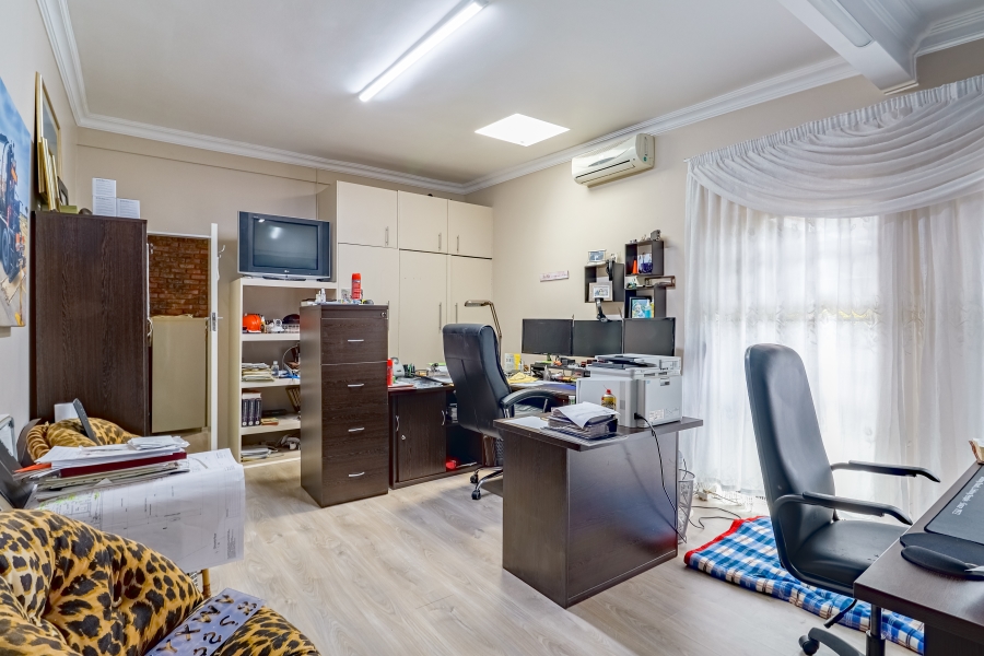 7 Bedroom Property for Sale in Wonderboom Gauteng