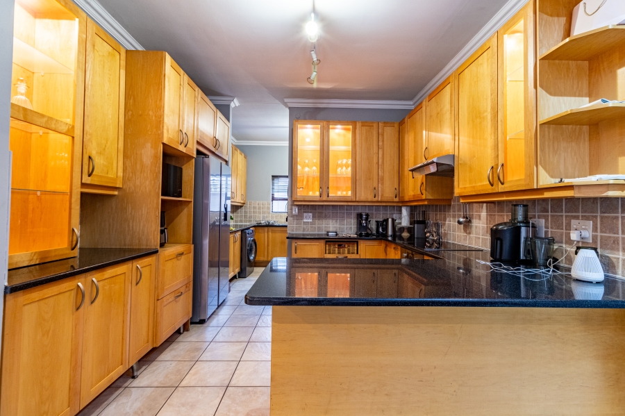 To Let 3 Bedroom Property for Rent in Six Fountains Residential Estate Gauteng