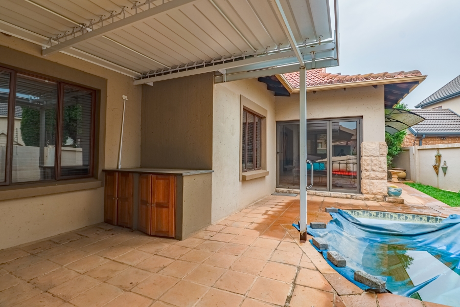 To Let 3 Bedroom Property for Rent in Six Fountains Residential Estate Gauteng