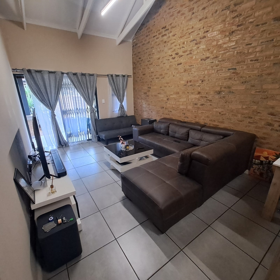 2 Bedroom Property for Sale in Pomona AH Gauteng