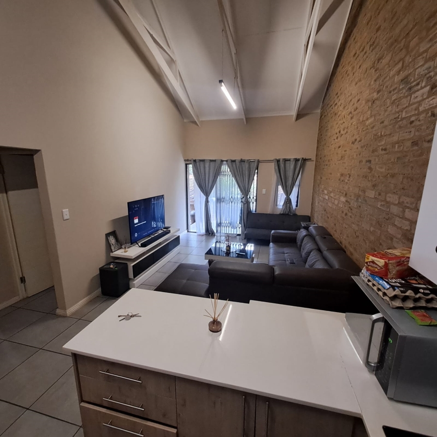 2 Bedroom Property for Sale in Pomona AH Gauteng