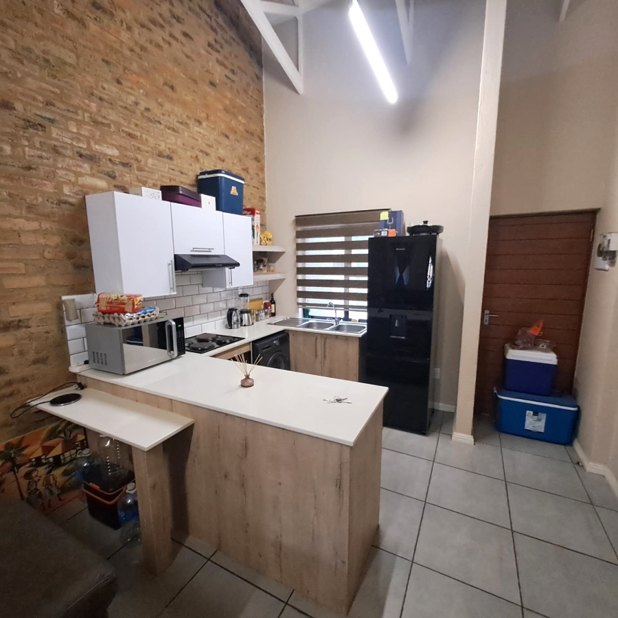 2 Bedroom Property for Sale in Pomona AH Gauteng