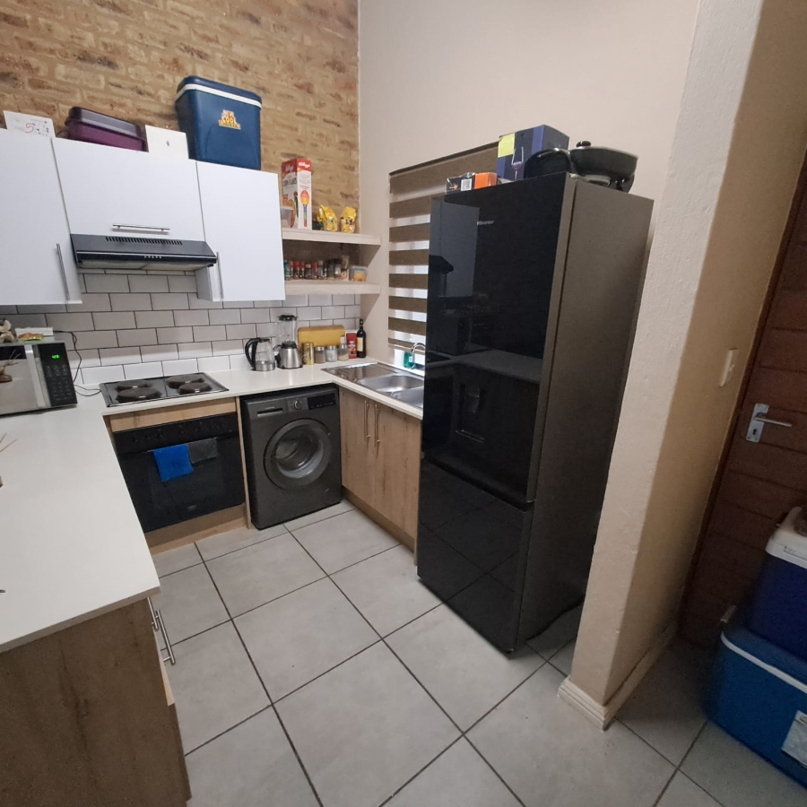 2 Bedroom Property for Sale in Pomona AH Gauteng