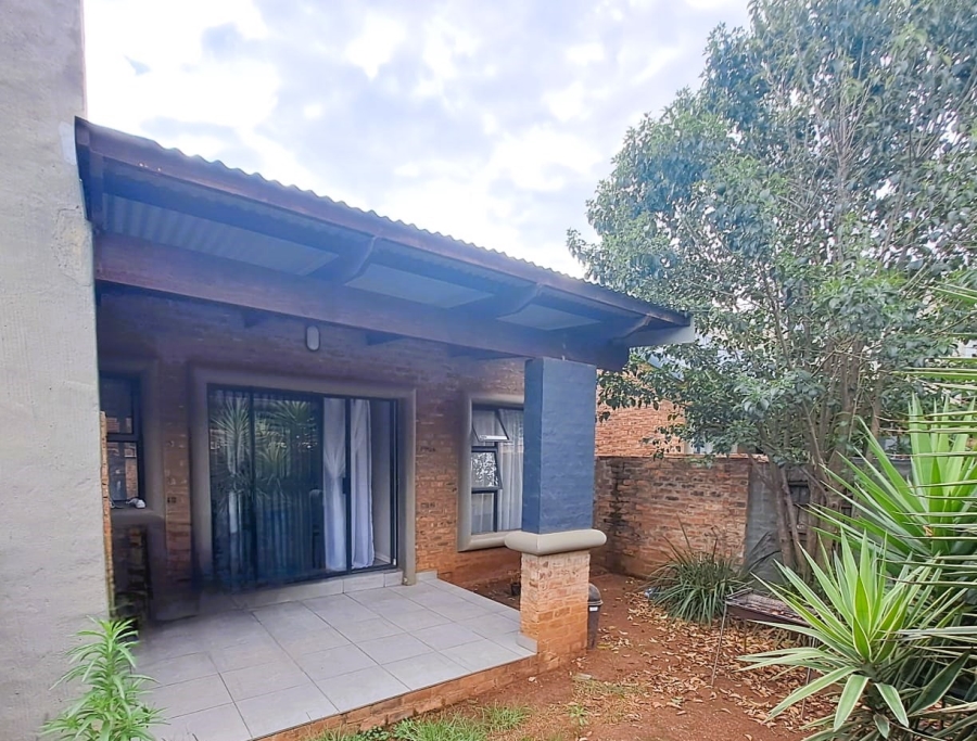 2 Bedroom Property for Sale in Pomona AH Gauteng