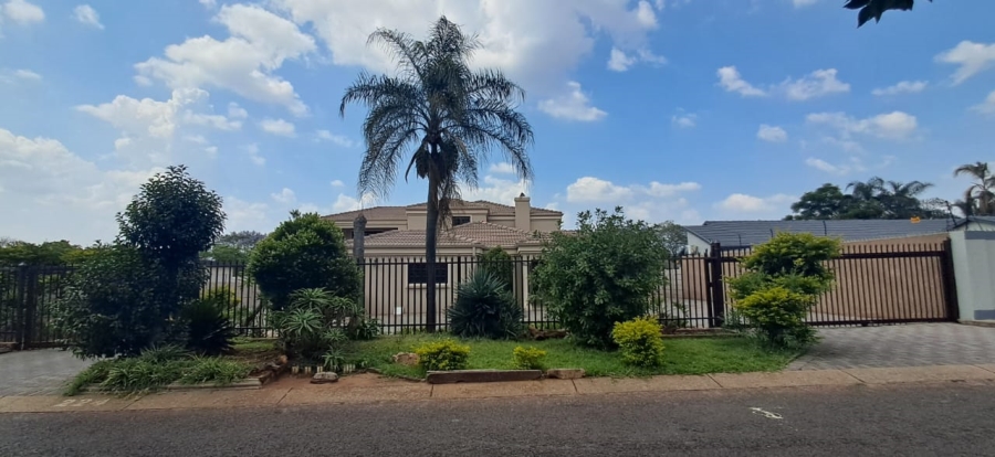 5 Bedroom Property for Sale in Meyerspark Gauteng
