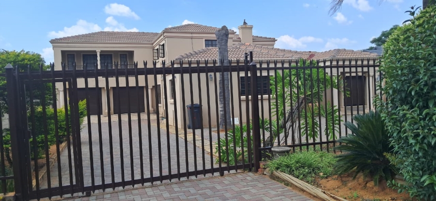 5 Bedroom Property for Sale in Meyerspark Gauteng