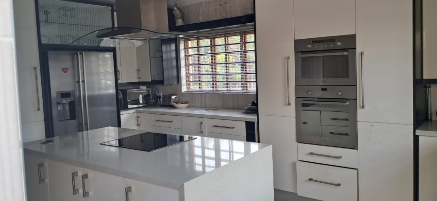 5 Bedroom Property for Sale in Meyerspark Gauteng